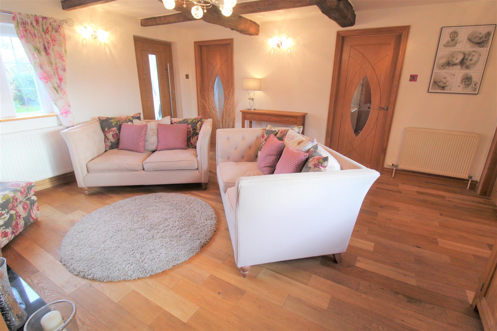 5 bed property in Park Lane, Stoke-On-Trent